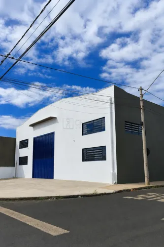 Salão comercial de 520m² para alugar na Vila Carvalho, Zona Norte de Ribeirão Preto