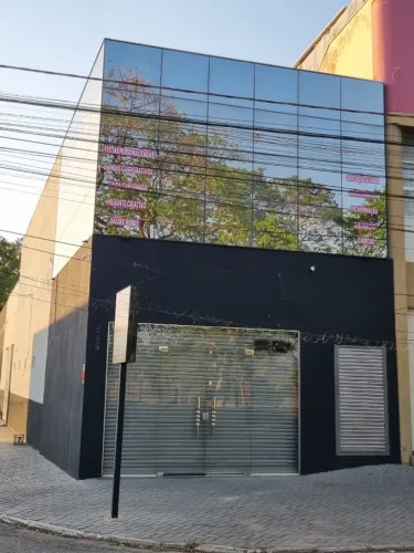 Aluga-se Prédio Comercial