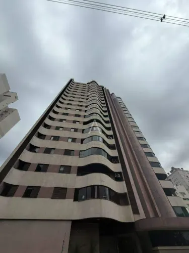 Apartamento à venda com 1 suíte e 3 quartos, localizado no Centro de Cascavel - Pr., por R