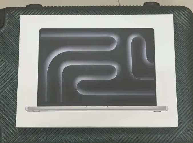 MacBook Pro 14-inch M5