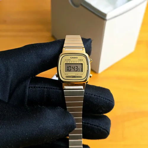 Relógio Casio Mini Dourado feminino
