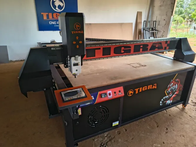 CNC ROUTER