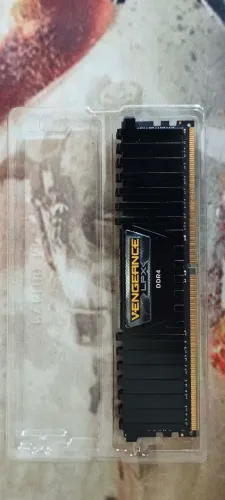 Memória Ram Corsair 8GB DDR4 3200MHZ