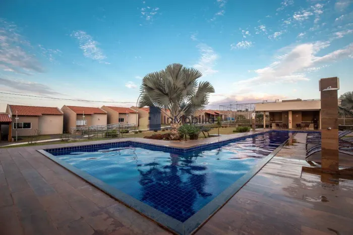 CASA A VENDA CONDOMÍNIO ENCANTO 2 QUARTOS COM SUÍTE