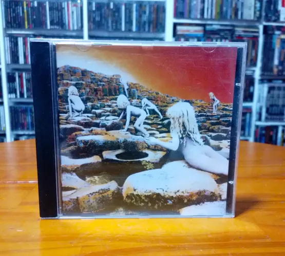 CD - LED ZEPPELIN - HOUSES OF THE HOLY - NACIONAL - Usado em excelentes condições.