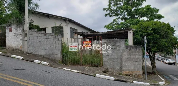 Terreno à venda, 711 m² por R$ 750.000 - Bairro Centro - Guararema/SP