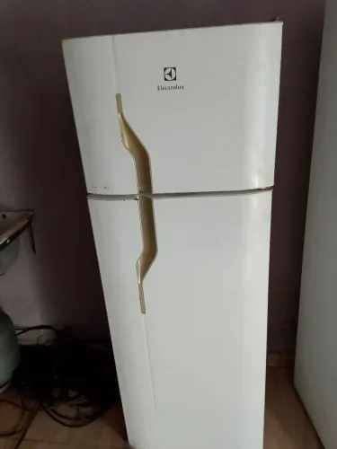 Vendo geladeira Electrolux