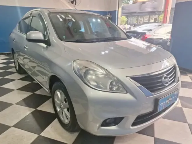 Nissan Versa SL 1.6 16V Flex Fuel 4P Mec. 2014