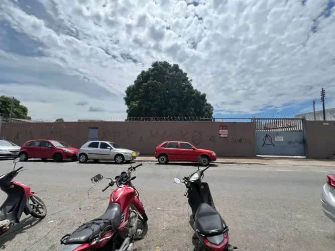LOTE COMERCIAL PARA INVESTIMENTO OU CONSTRUÇÃO COM ESTACIONAMENTO PARA MENSALISTAS