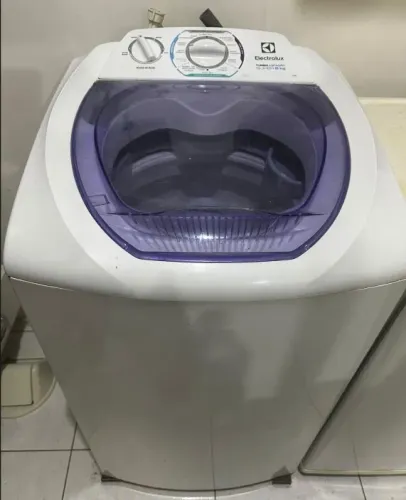 Máquina de Lavar Electrolux Turbo Agitação Super 8kg - Bom Estado