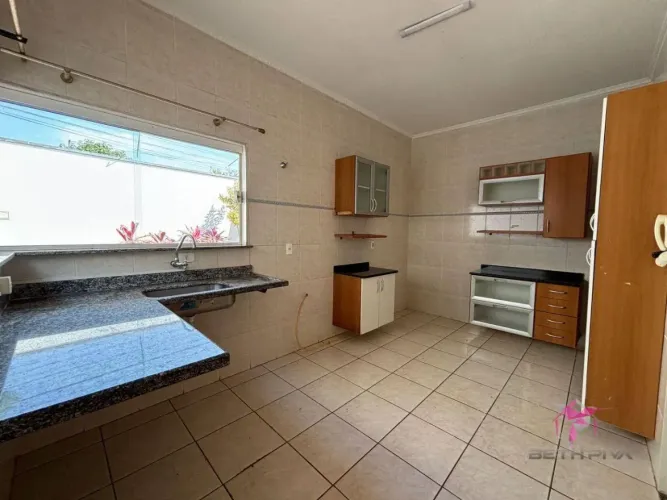 Casa em Pirassununga à Venda