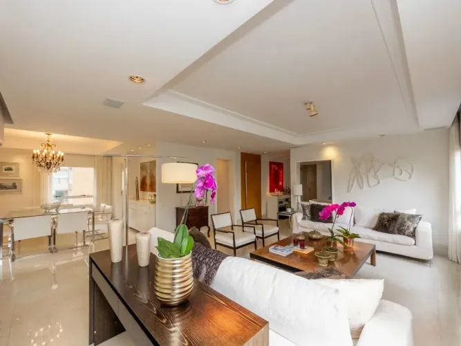 Apartamento à venda no Edifício Itaituba em Moema em São Paulo - SP