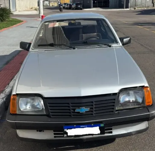 Chevrolet Monza GL 1.8 Efi/ SL/ L/ 650/barc. 2e4p (álcool) 1986