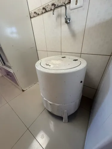 Vende-se Tanquinho / Máquina de Lavar Roupas Antigo