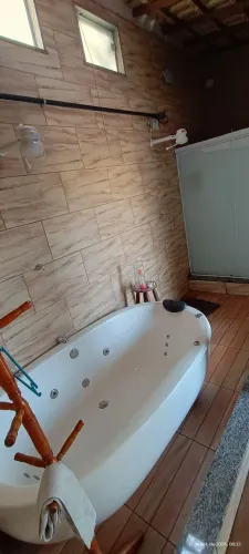 Casa com piscina e mobiliada