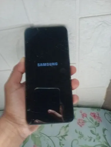 Vendo celular a30 só falta trocar a tela