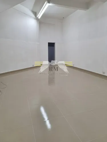 SALÃO COMERCIAL PARA LOCAÇÃO - 52m² - 1 BANHEIRO, ÁREA DE SERVIÇO - PORTA DE AÇO AUTOMÁTIC