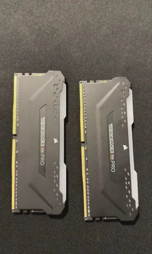 MEMÓRIA RAM 32GB (2x16GB) CORSAIR VENGEANCE RGB PRO DRR4