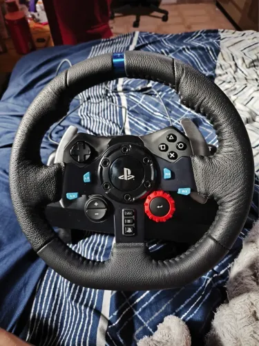 Logitech G29 Driving Force com volante e pedais a venda.