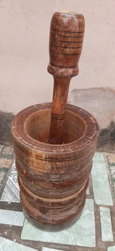 Pilão de madeira