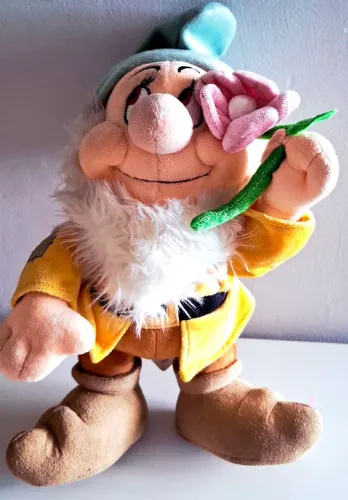 Dengoso (Bashful)..ORIGINAL DISNEY STORY