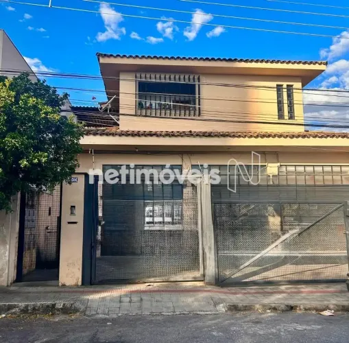 CASA COMERCIAL E RESIDENCIAL COM 02 LOJAS NO CAIÇARA!