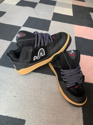 Tenis Tesla Tamanho 37