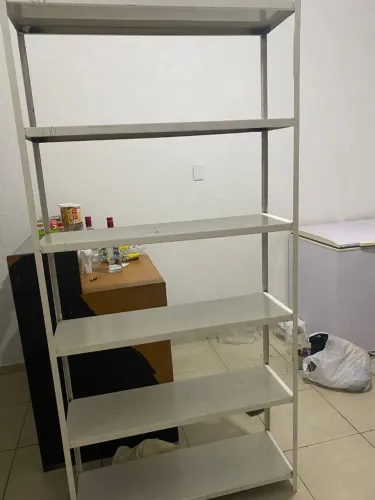 Estando de ferro para comércio