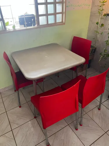 Mesa dobravel 4 cadeiras