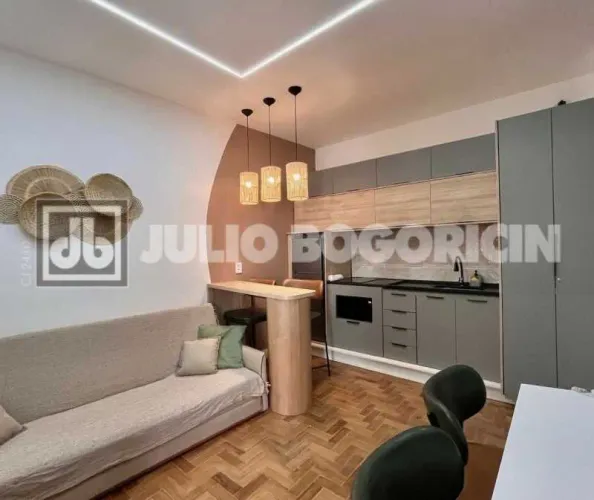 Apartamento : Padrão / Residencial / Copacabana