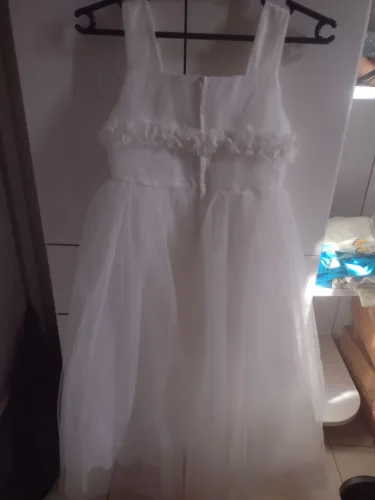 Vestido branco de festa infantil