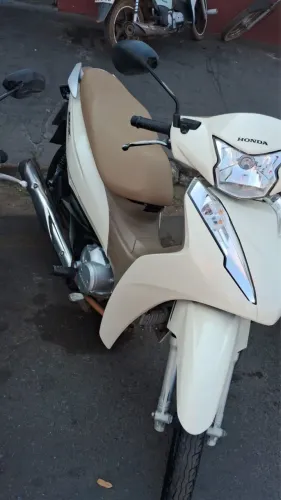 Vendo Biz 125, conservada. 