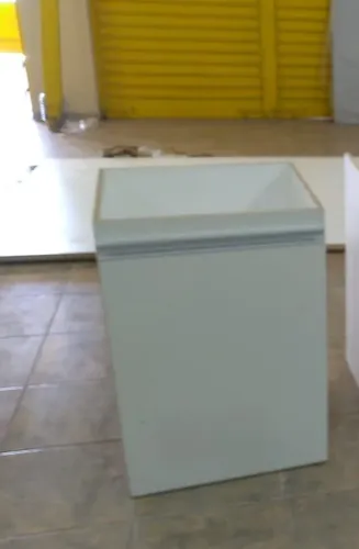 Bancada com tampo de pedra