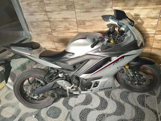 R3 zerada muito esportiva pra quem gosta de pilota moto esportiva zerada sem detalhes a mo