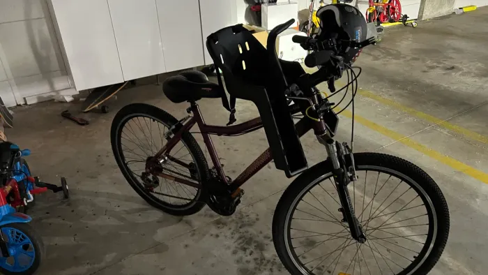 Bicicleta Caloi Aro 26 com cadeirinha