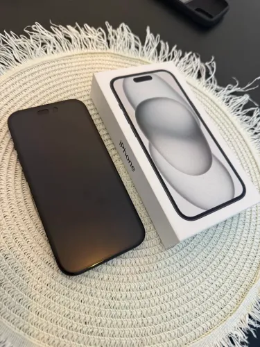 iPhone15 256G Bateria90%