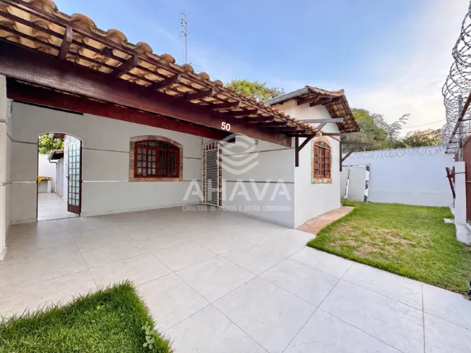 Casa plana com 3 Quartos sendo 1 Suíte à Venda, 4 Vagas, 259m², Bairro Jardim Atlântico, p