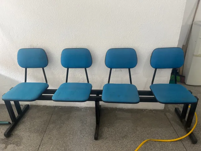 vendo longarina de tecido 4 lugares