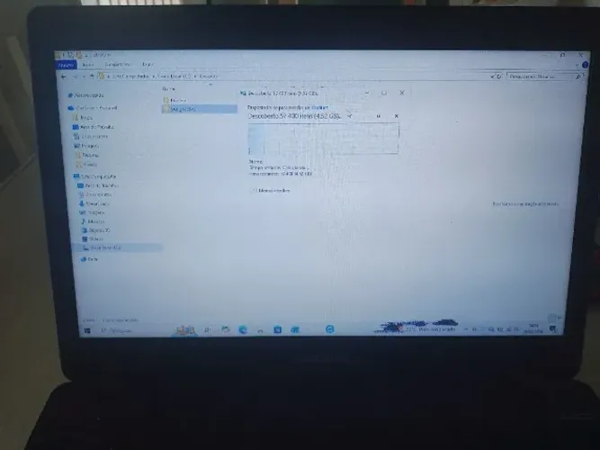 Notebook Samsung Windows 10 + Carregador Original Novo com um leve mancha na tela