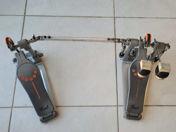 Pedal de bumbo duplo Pearl P-932 power shifter