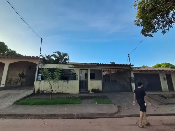 CASA A VENDA EM BAIRRO NOBRE  ABAIXO DO VALOR DE MERCADO 