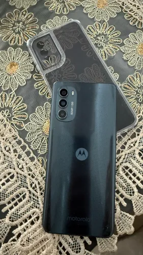 Moto g82
