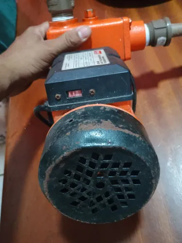 Vende-se Bomba Periférica Autoaspirante de 1/2 HP da marca Intech Machine, modelo BPA500.