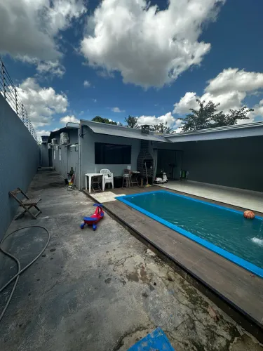 Casa com piscina 