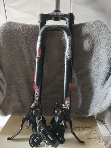 Suspensão aro 29 com câmbio Shimano 7 velocidade com os trocadores de marcha