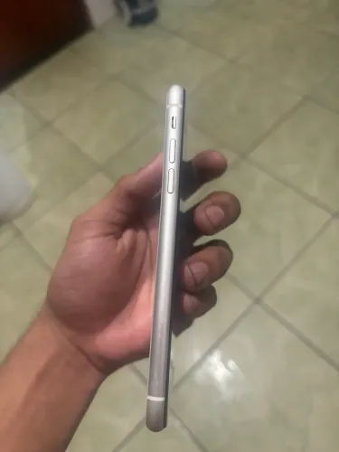 iPhone 11 semi novo