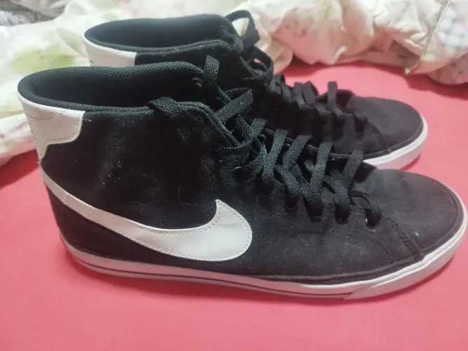 Tênis Nike semi novo (Tam. 47)