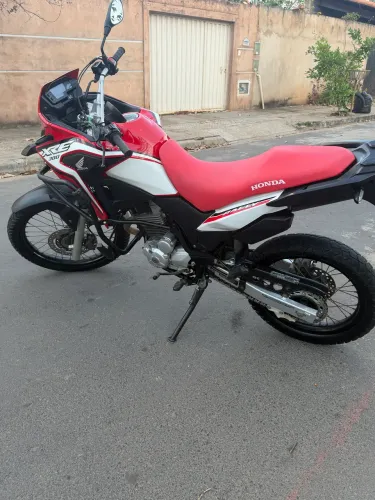 XRE 300 2021