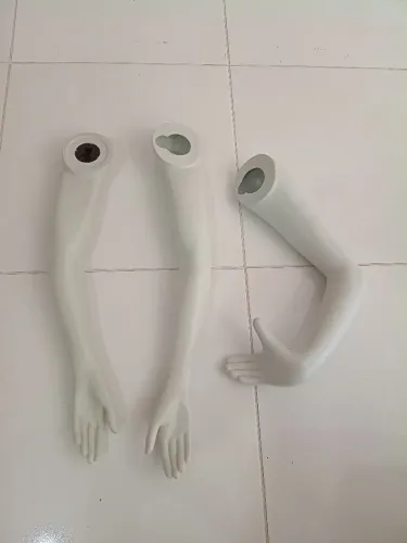 Braço manequim feminino