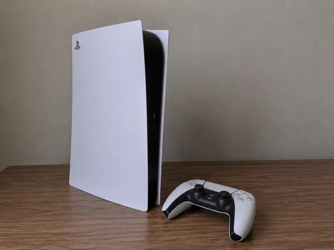 VENDO PS5 SLIM 825GB ?
